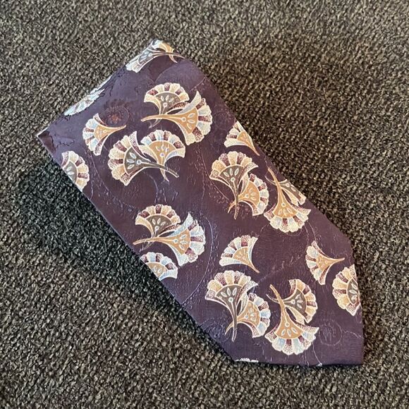 Valentino Italian 100% Silk Eggplant Purple Men’s Tie w/ Handheld Fan Design - Picture 1 of 16
